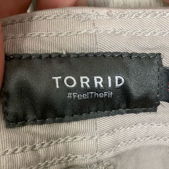 Torrid | Crop Aviator Skinny Stretch Mid Rise Pant Size 18 - Picture 10 of 13